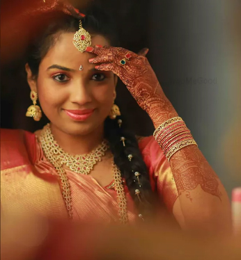 bridal makeup artist near me, Best Makeup artist New Delhi, Best Makeup artists in New Delhi, Bridal Makeup Artist in New Delhi, simple engagement makeup